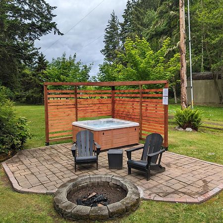 Fox Paws Luxury Cabin - Hot Tub, Fire Pit & Pines! Hansville المظهر الخارجي الصورة