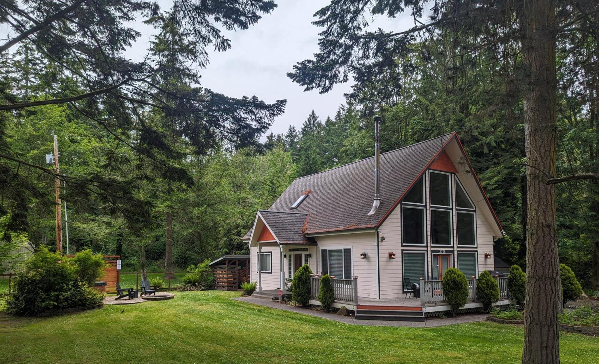 Fox Paws Luxury Cabin - Hot Tub, Fire Pit & Pines! Hansville المظهر الخارجي الصورة