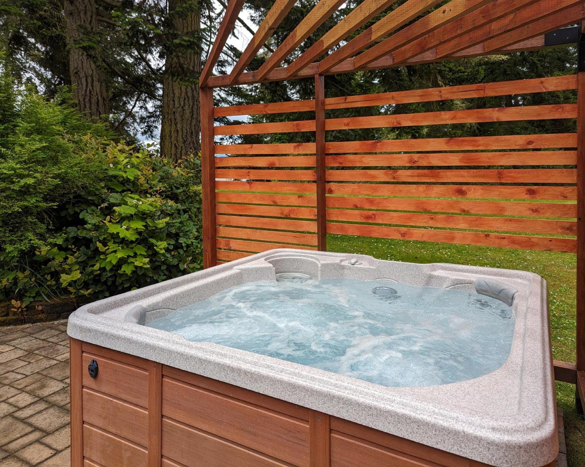 Fox Paws Luxury Cabin - Hot Tub, Fire Pit & Pines! Hansville المظهر الخارجي الصورة